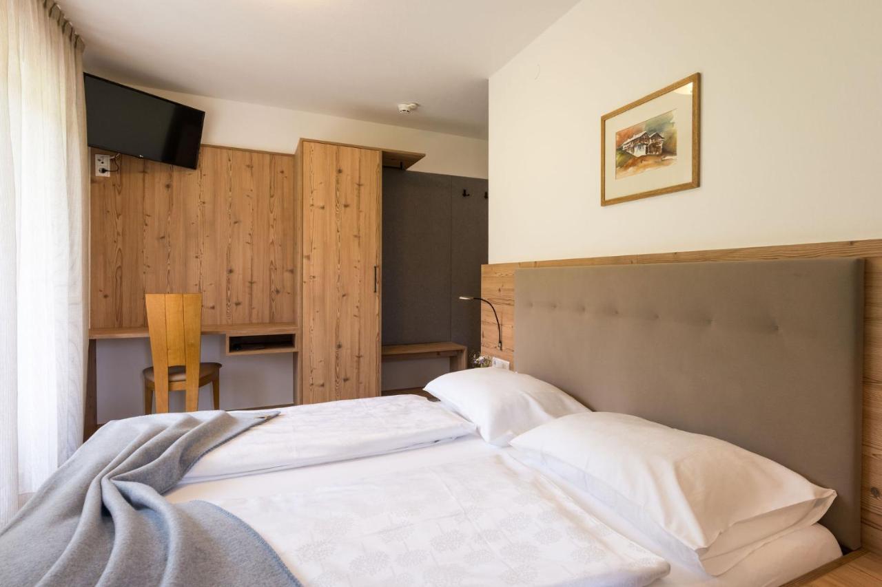 Garni Schorneck Bed & Breakfast Brunico Bagian luar foto