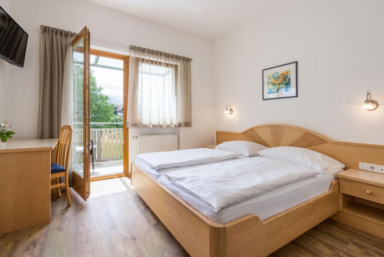 Garni Schorneck Bed & Breakfast Brunico Bagian luar foto