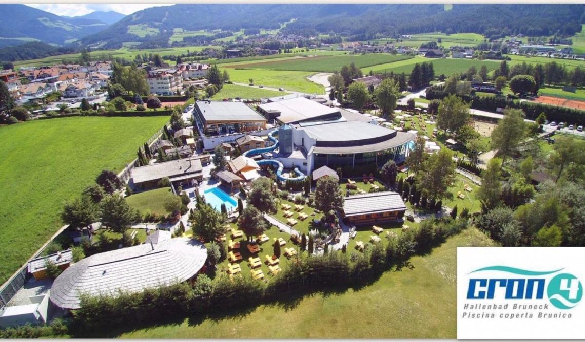 Garni Schorneck Bed & Breakfast Brunico Bagian luar foto