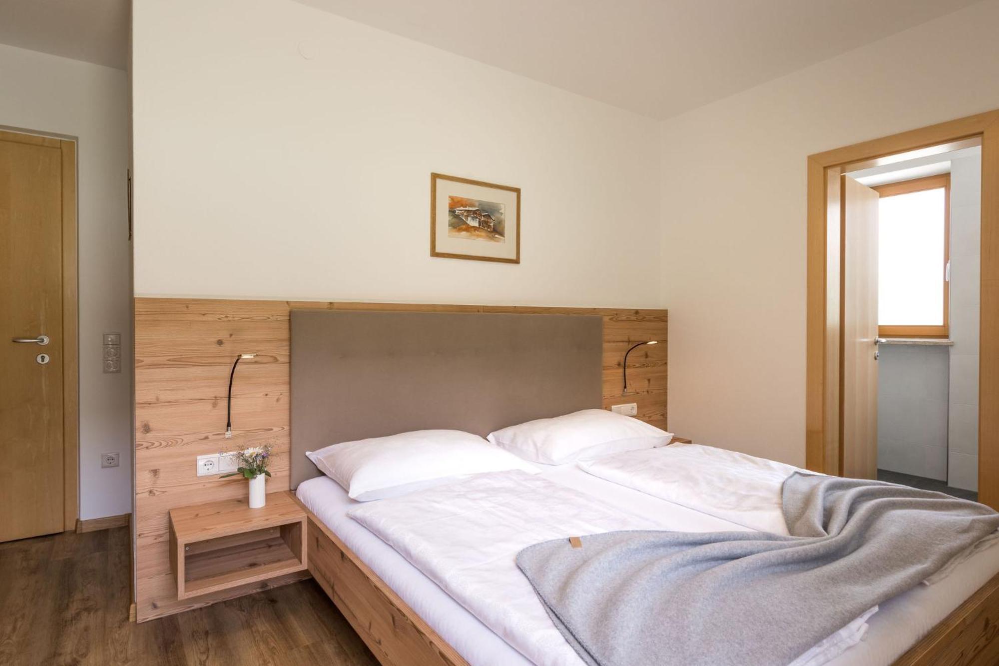 Garni Schorneck Bed & Breakfast Brunico Bagian luar foto