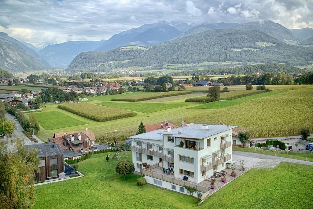 Garni Schorneck Bed & Breakfast Brunico Bagian luar foto